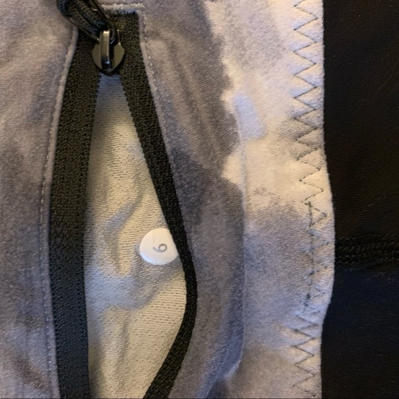 Lululemon 16” Crop Running Legging Camo Trimmed Waist - Picture 4 of 6